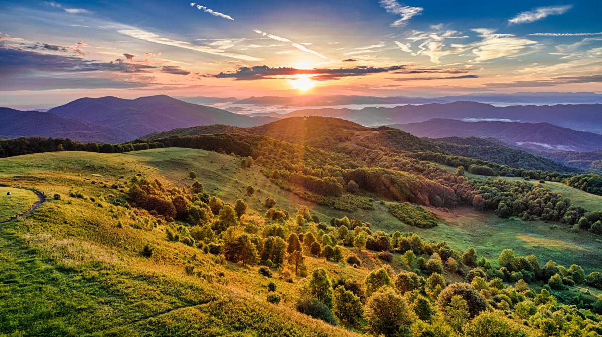 A beautiful summer sunset view at Max Patch near Asheville, NC