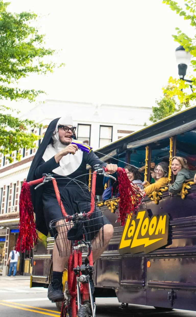 LaZoom Comedy Bus Tours / Photo: Stephan Pruitt