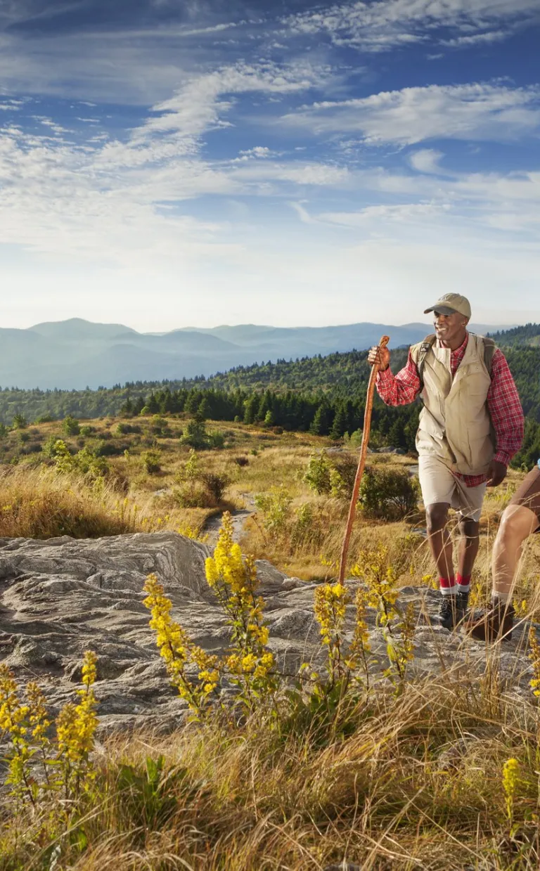 Couple hiking on Black Balsam / Photo: Steven McBride