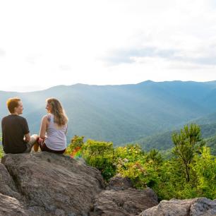 Couple at Lookout Mountain // Photo by Stephan Pruitt