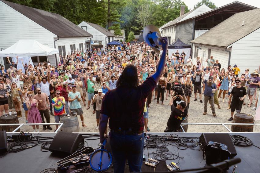 Willie Carlisle at Burial Beer Forestry Camp for AVLFest / Photo: Stephan Pruitt Willie Carlisle at Burial Beer Forestry Camp for AVLFest / Photo: Stephan Pruitt