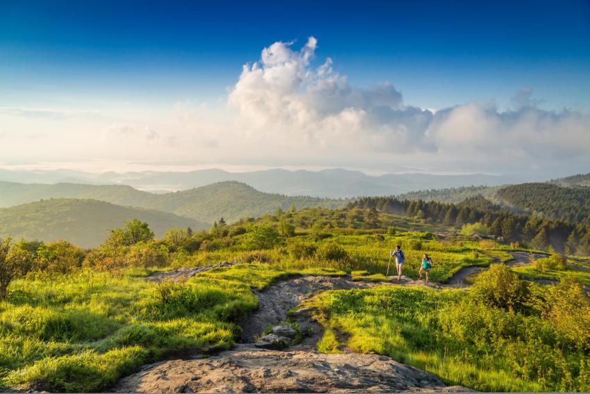 Couple hiking Black Balsam Couple hiking Black Balsam